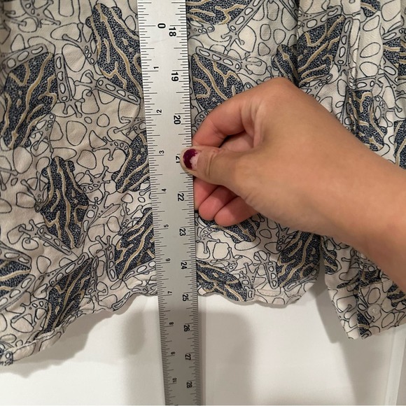 Storm & Marie Frog Print Button Front Shirt Blouse sz L - Picture 8 of 8